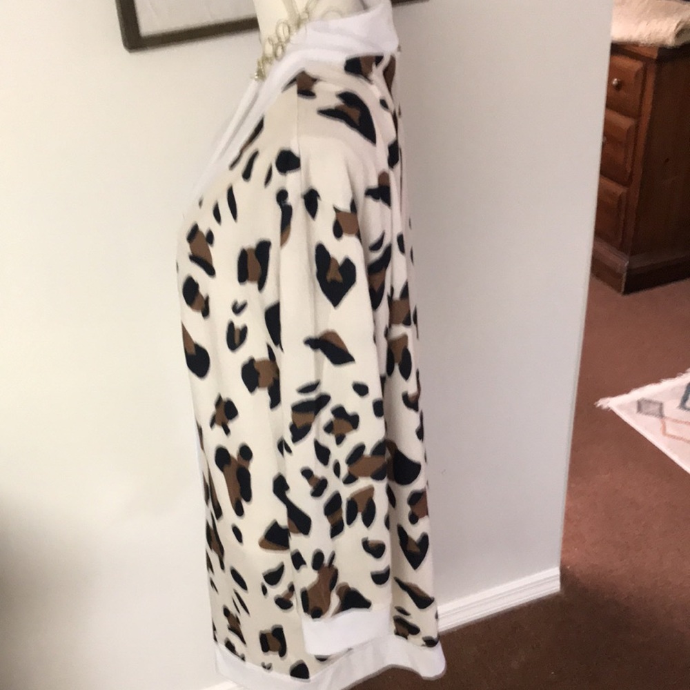 Gorgeous light weight extra long cardigan sweater new without tags - Picture 4 of 9